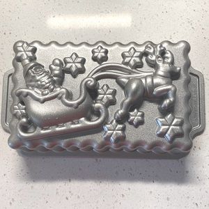🛷 Nordic Ware Santa's Sleigh Loaf Pan 6 cup 🎅🏽